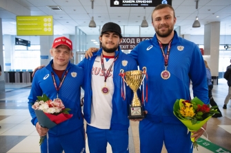 Встреча победителей первенства Европы по греко-римской борьбе в аэропорту Толмачёво С. Степанова, Ш. Ожаева, М. Лаптева-25.05.2021_53