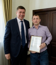 Сергей Ахапов наградил борцов и их тренеров, 26.05.2022_10