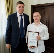 Сергей Ахапов наградил борцов и их тренеров, 26.05.2022_4