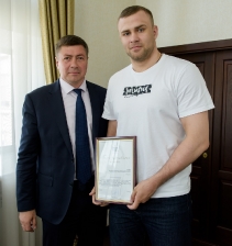 Сергей Ахапов наградил борцов и их тренеров, 26.05.2022_6