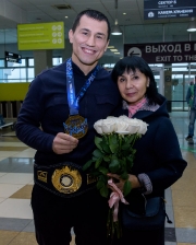 Встреча Романа Власова в аэропорту Толмачёво (Новосибирск) с чемпионата мира-2021 (13.10.2021)_36