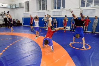 Юные борцы из ЛНР проводят тренировочные сборы в Новосибирске, 17.10.2022_1