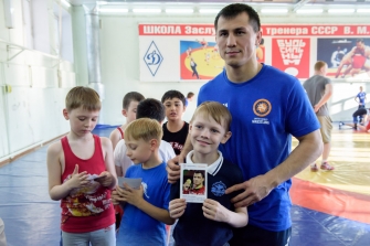 Встреча Романа Власова с юными борцами в канун Международного дня борьбы