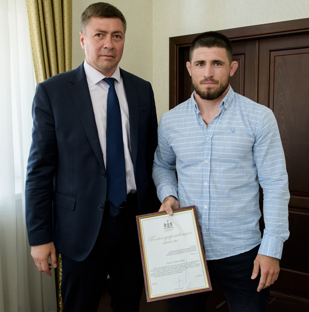Сергей Ахапов наградил борцов и их тренеров, 26.05.2022_5