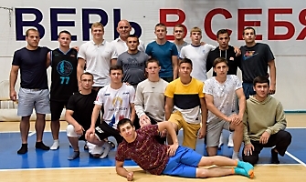 Александр Карелин встретился с участниками летних учебно-тренировочных сборов (Бердск, ЦСК 