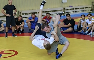 Сергей Степанов и Виктор Ведерников провели мастер-класс для юниоров Союза федераций спортивной борьбы Сибири, 8.08.2023, Ск 