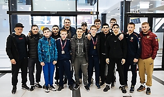 Встреча медалистов с первенства Европы по греко-римской борьбе U-15 Ярослава Тычкина и Михаила Степанова, которое состоялось в городе Лутраки (Греция), Фото: Александр Лукин