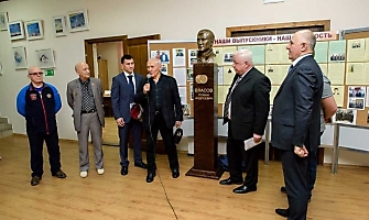 Открытие бюста Романа Власова в НГАУ 20.12.2016_14