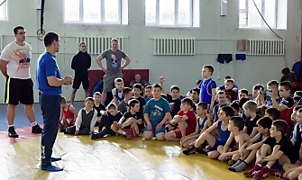 Встреча Романа Власова с юными борцами в канун Международного дня борьбы_3