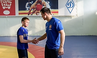 Встреча Романа Власова с юными борцами в канун Международного дня борьбы