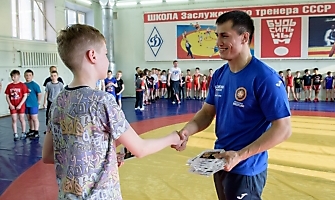 Встреча Романа Власова с юными борцами в канун Международного дня борьбы_14