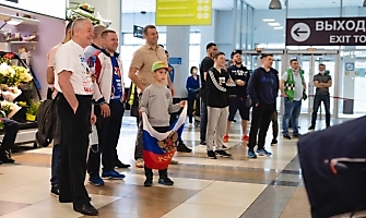 Встреча победителей первенства Европы по греко-римской борьбе в аэропорту Толмачёво С. Степанова, Ш. Ожаева, М. Лаптева-25.05.2021_11