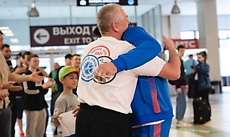 Встреча победителей первенства Европы по греко-римской борьбе в аэропорту Толмачёво С. Степанова, Ш. Ожаева, М. Лаптева-25.05.2021_15