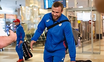 Встреча победителей первенства Европы по греко-римской борьбе в аэропорту Толмачёво С. Степанова, Ш. Ожаева, М. Лаптева-25.05.2021_18