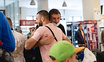 Встреча победителей первенства Европы по греко-римской борьбе в аэропорту Толмачёво С. Степанова, Ш. Ожаева, М. Лаптева-25.05.2021_22