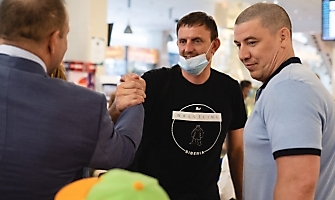 Встреча победителей первенства Европы по греко-римской борьбе в аэропорту Толмачёво С. Степанова, Ш. Ожаева, М. Лаптева-25.05.2021_25