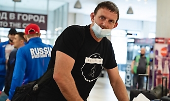 Встреча победителей первенства Европы по греко-римской борьбе в аэропорту Толмачёво С. Степанова, Ш. Ожаева, М. Лаптева-25.05.2021_28