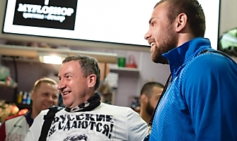 Встреча победителей первенства Европы по греко-римской борьбе в аэропорту Толмачёво С. Степанова, Ш. Ожаева, М. Лаптева-25.05.2021_43