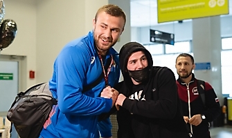 Встреча победителей первенства Европы по греко-римской борьбе в аэропорту Толмачёво С. Степанова, Ш. Ожаева, М. Лаптева-25.05.2021_44