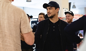 Встреча победителей первенства Европы по греко-римской борьбе в аэропорту Толмачёво С. Степанова, Ш. Ожаева, М. Лаптева-25.05.2021_45