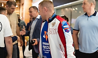 Встреча победителей первенства Европы по греко-римской борьбе в аэропорту Толмачёво С. Степанова, Ш. Ожаева, М. Лаптева-25.05.2021_87