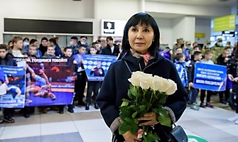 Встреча Романа Власова в аэропорту Толмачёво (Новосибирск) с чемпионата мира-2021 (13.10.2021)_6
