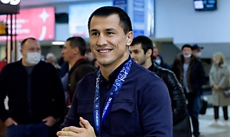 Встреча Романа Власова в аэропорту Толмачёво (Новосибирск) с чемпионата мира-2021 (13.10.2021)_9