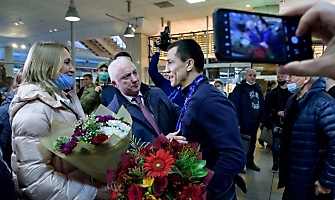 Встреча Романа Власова в аэропорту Толмачёво (Новосибирск) с чемпионата мира-2021 (13.10.2021)_13